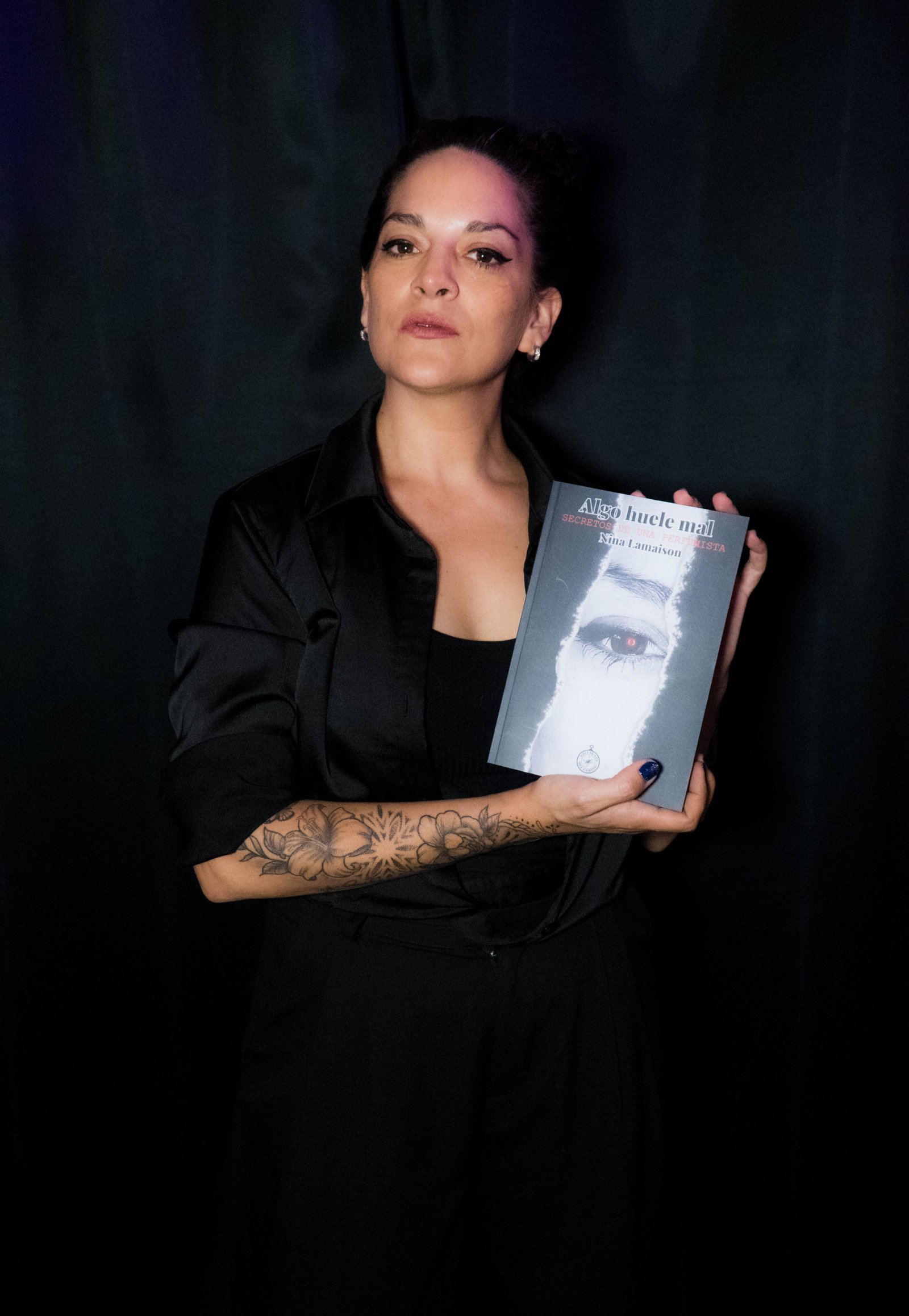 Nina Lamaison con Algo huele mal